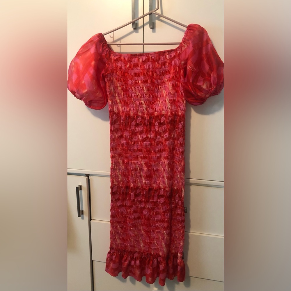 Women’s Hot Pink stretch dress with puffed sleeves
